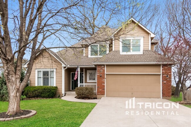 property at 104 SE Nottingham Ct