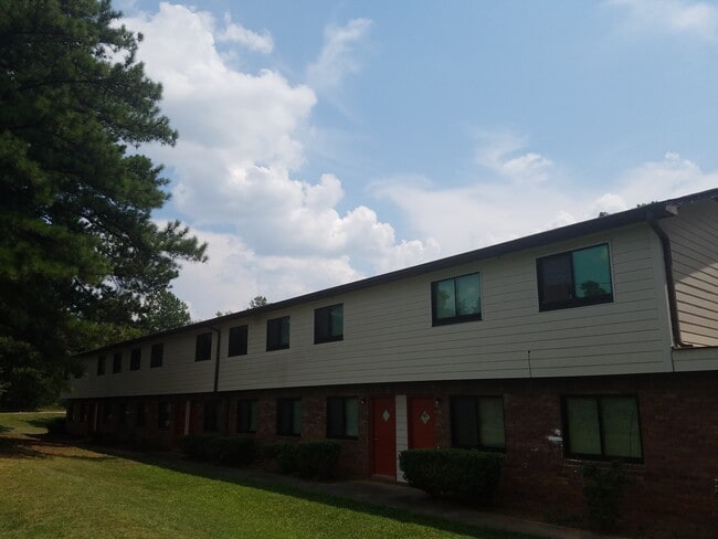 Pine Cove Apartments in Atlanta, GA - Building Photo - Building Photo