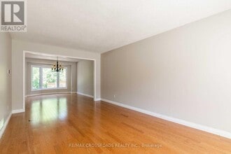 462 Alex Doner Dr in Newmarket, ON - Building Photo - Building Photo