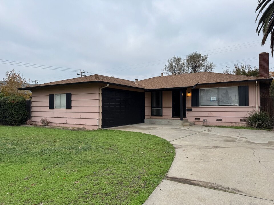 4626 Lemmore Pl in Stockton, CA - Building Photo