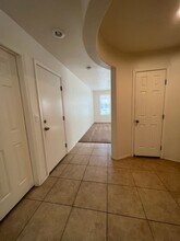 8117 Stonyford Ct in Las Vegas, NV - Building Photo - Building Photo