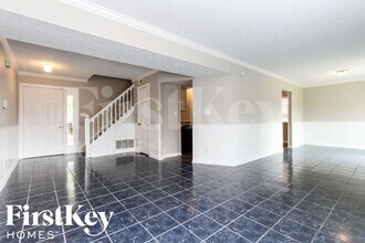 1921 S Werges Ave in Indianapolis, IN - Foto de edificio - Building Photo