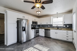 193 Tecumseh Dr in Shepherdsville, KY - Building Photo - Building Photo