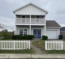 2601 Avondale Ct in Panama City, FL - Building Photo