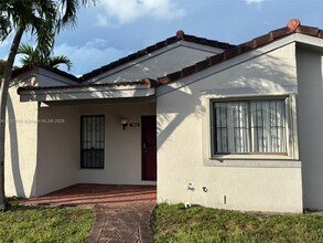 744 NW 106th Ave in Miami, FL - Building Photo - Building Photo