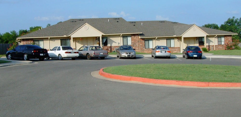 New Seasons Apartments in Tahlequah, OK - Foto de edificio