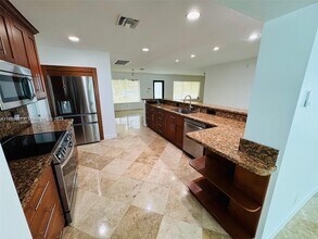 2432 SE 13th St in Pompano Beach, FL - Building Photo - Building Photo