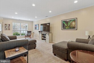 235 Copper Beech Dr in Blue Bell, PA - Building Photo - Building Photo