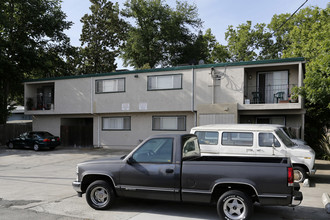 23rd & C Street Apartments in Sacramento, CA - Building Photo - Building Photo