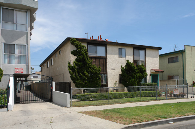 918 N Ardmore Ave in Los Angeles, CA - Building Photo - Building Photo