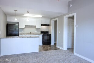 425 E 19th St in Panama City, FL - Building Photo