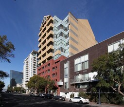 West Ash Plaza in San Diego, CA - Foto de edificio - Building Photo