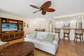 3000 Gulf Shore Blvd N in Naples, FL - Building Photo - Building Photo