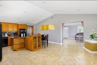 272 NW 45th St in Boca Raton, FL - Foto de edificio - Building Photo