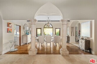 17771 Cll De Palermo in Los Angeles, CA - Building Photo - Building Photo