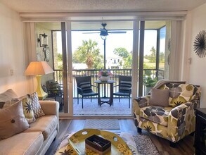 18 Royal Palm Way in Boca Raton, FL - Building Photo - Building Photo