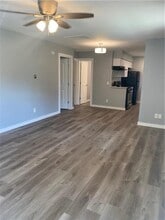 511 Central Ave in Elgin, TX - Building Photo - Building Photo