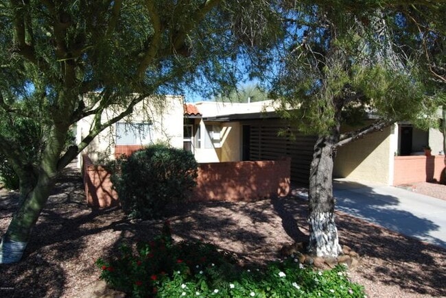 property at 830 W Rio-Altar