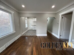 2960 Kendall St in Detroit, MI - Building Photo - Building Photo
