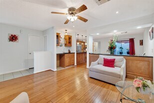 3200 S Gessner Rd in Houston, TX - Building Photo