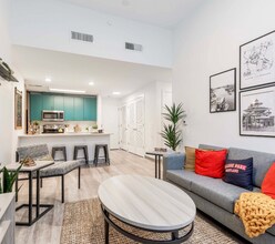 4350 Knox Rd in College Park, MD - Foto de edificio - Building Photo