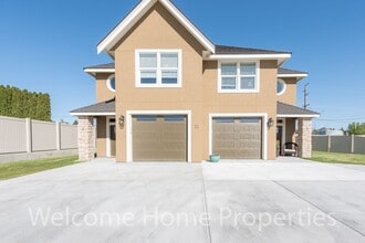 22 NE Hadley Way in College Place, WA - Building Photo - Building Photo
