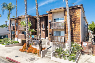 Collins Condominiums in Tarzana, CA - Building Photo - Primary Photo