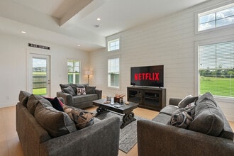 5040 Mooney Fls Dr in Bryan, TX - Building Photo - Building Photo