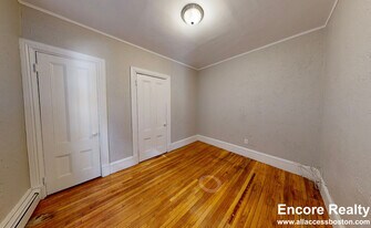 63 Dana St, Unit 7 in Cambridge, MA - Building Photo