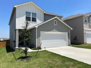 201 Comancheros Rd in Jarrell, TX - Building Photo - Building Photo