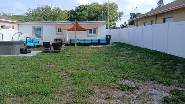 161 NE 15th Terrace in Boca Raton, FL - Building Photo - Building Photo