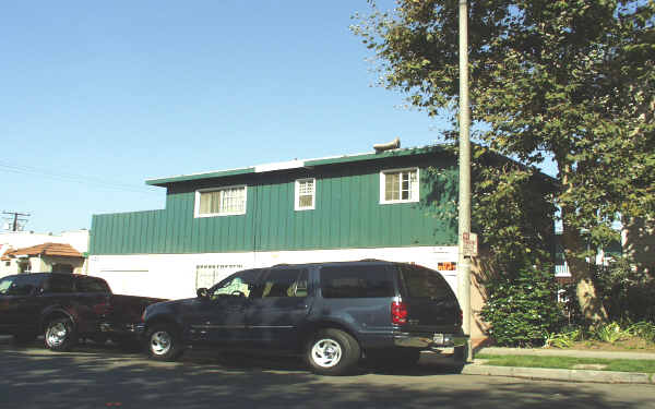 1076-1080 Coronado Ave in Long Beach, CA - Building Photo - Building Photo