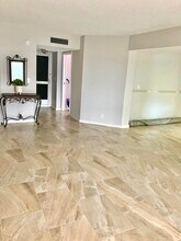 3590 Via Poinciana in Greenacres, FL - Building Photo - Building Photo