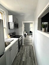 103 Blake St in Barrie, ON - Building Photo - Building Photo