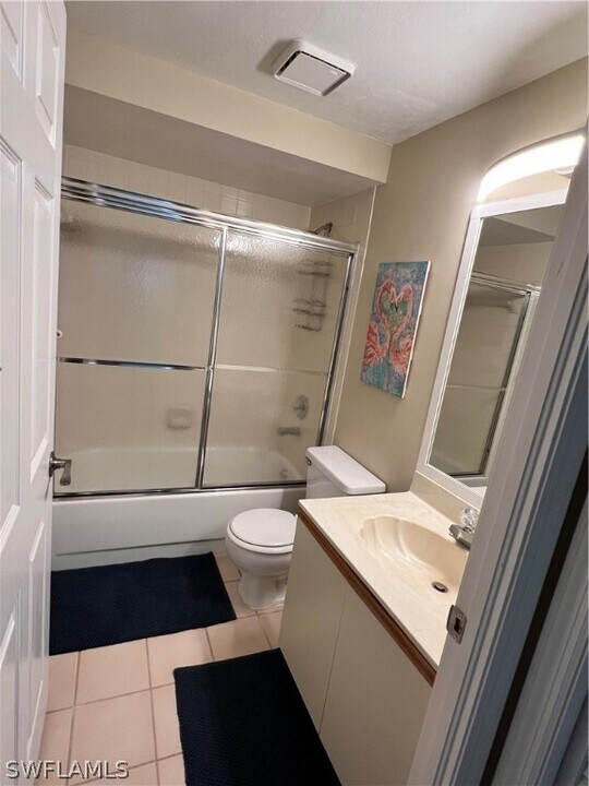 14891 Hole-In-One Cir in Ft. Myers, FL - Building Photo