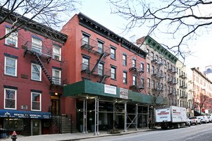 415 W 50th St in New York, NY - Building Photo