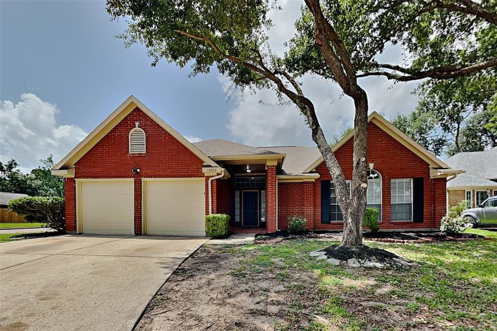13703 Dempley Dr in Houston, TX - Building Photo