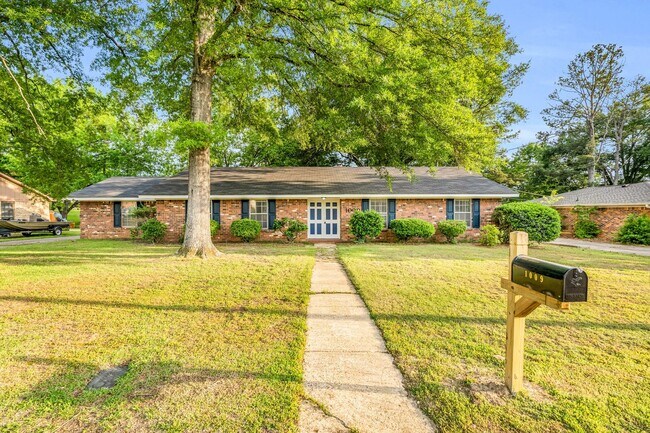 property at 1009 Monroe St