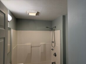 100 Main St, Unit 20 in Newmarket, NH - Building Photo - Building Photo