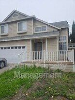 318 Ridgecrest Cir in Suisun City, CA - Building Photo