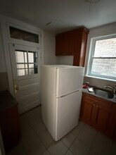 2042 W Farragut Ave-Unit -2S in Chicago, IL - Building Photo - Building Photo