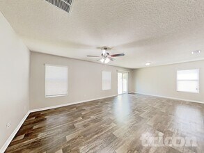 12282 Crossfield Dr in Jacksonville, FL - Foto de edificio - Building Photo