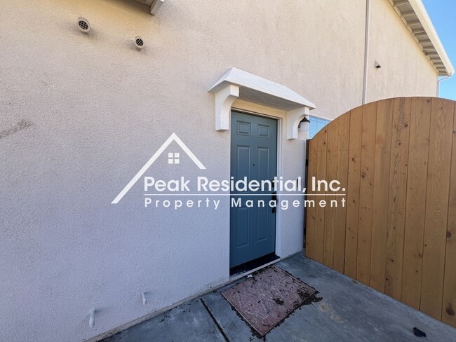 3001 Newfoundland Dr in Roseville, CA - Building Photo - Building Photo
