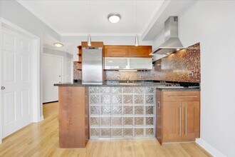 3918 N Kedvale Ave in Chicago, IL - Foto de edificio - Building Photo