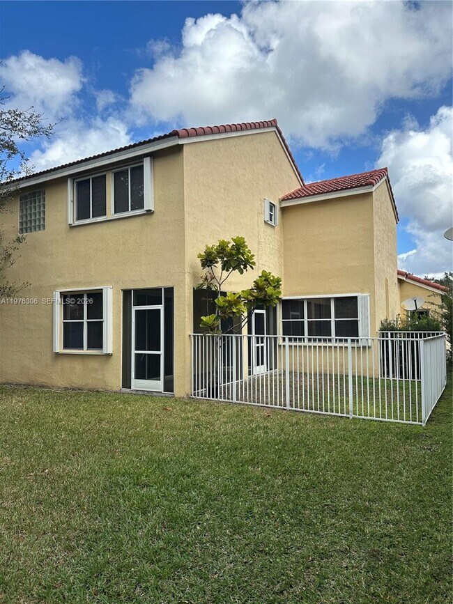 644 Sand Creek Cir in Weston, FL - Building Photo - Building Photo