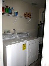 1020 Chaucer Ct in Elgin, IL - Building Photo - Building Photo