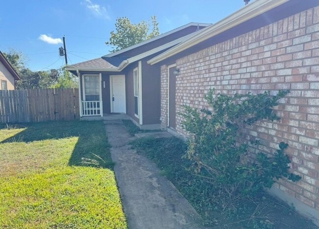 805 Lexington Rd in Elgin, TX - Foto de edificio - Building Photo