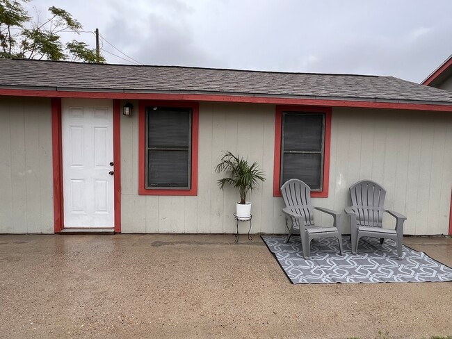 property at 725 W I Ave