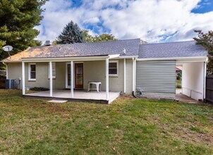 226 Fraser Ln in Staunton, VA - Foto de edificio - Building Photo