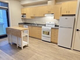 244 Selby St in Nanaimo, BC - Building Photo